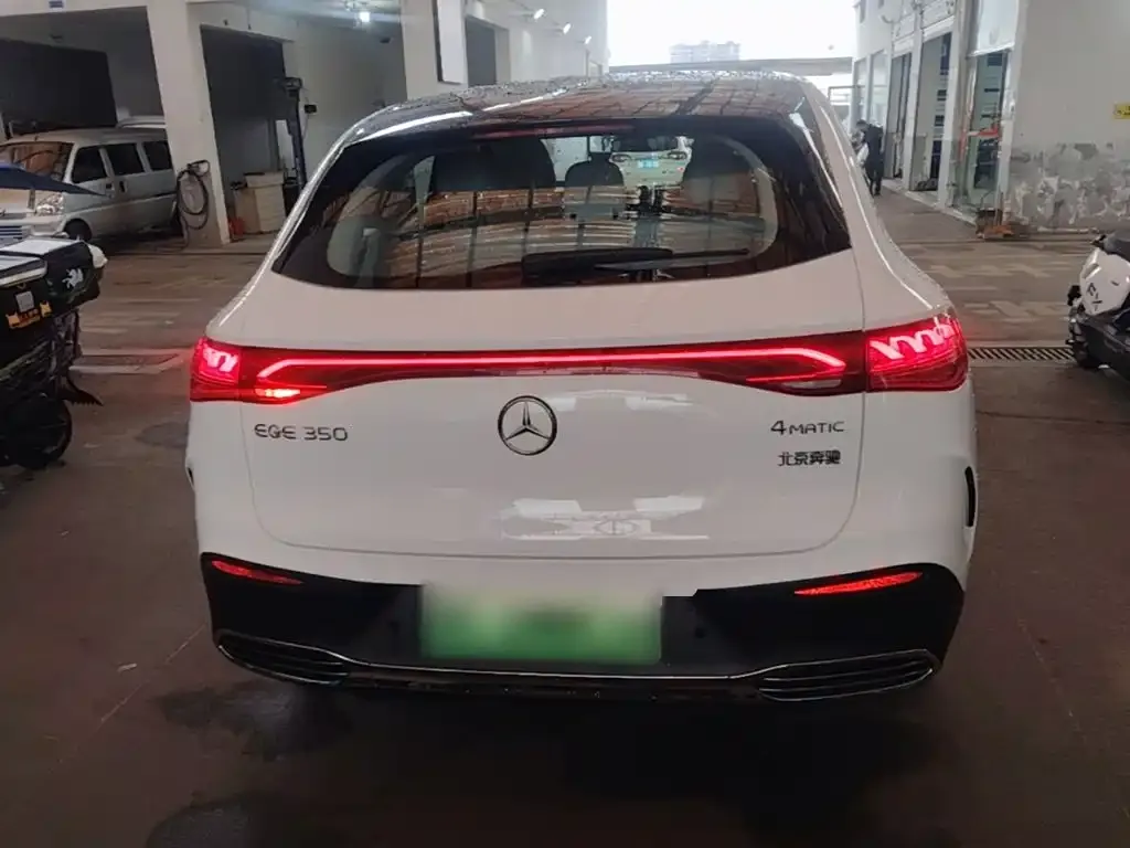 Mercedes-Benz EQE SUV — фото 2