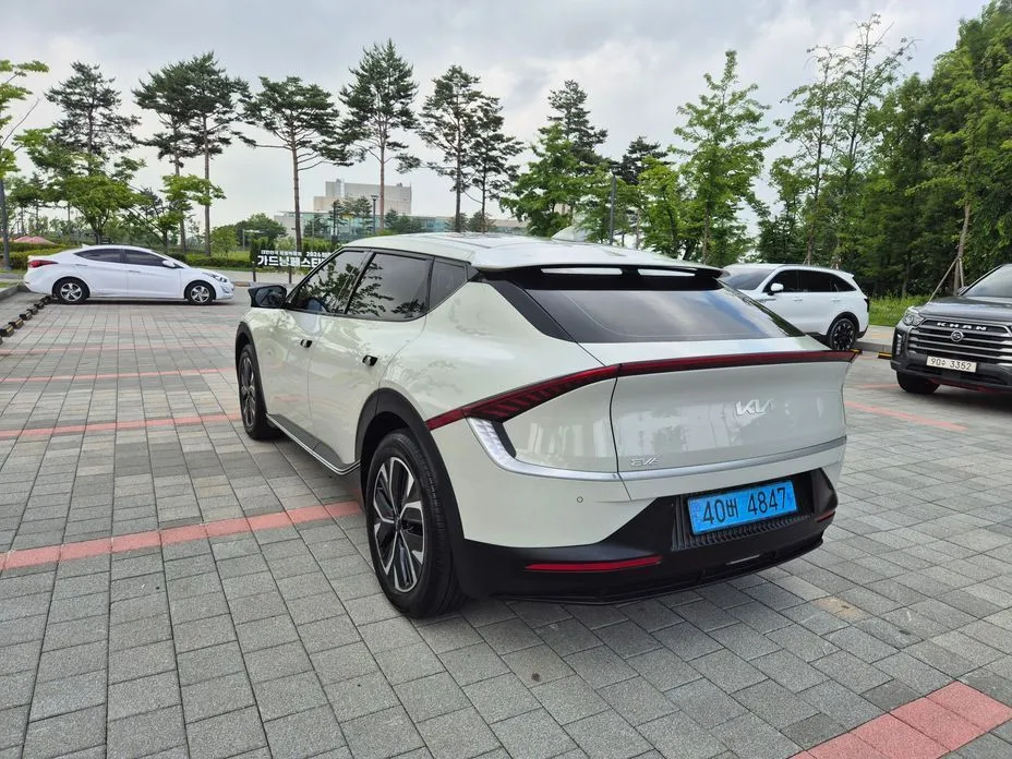 Kia EV6 — фото 8