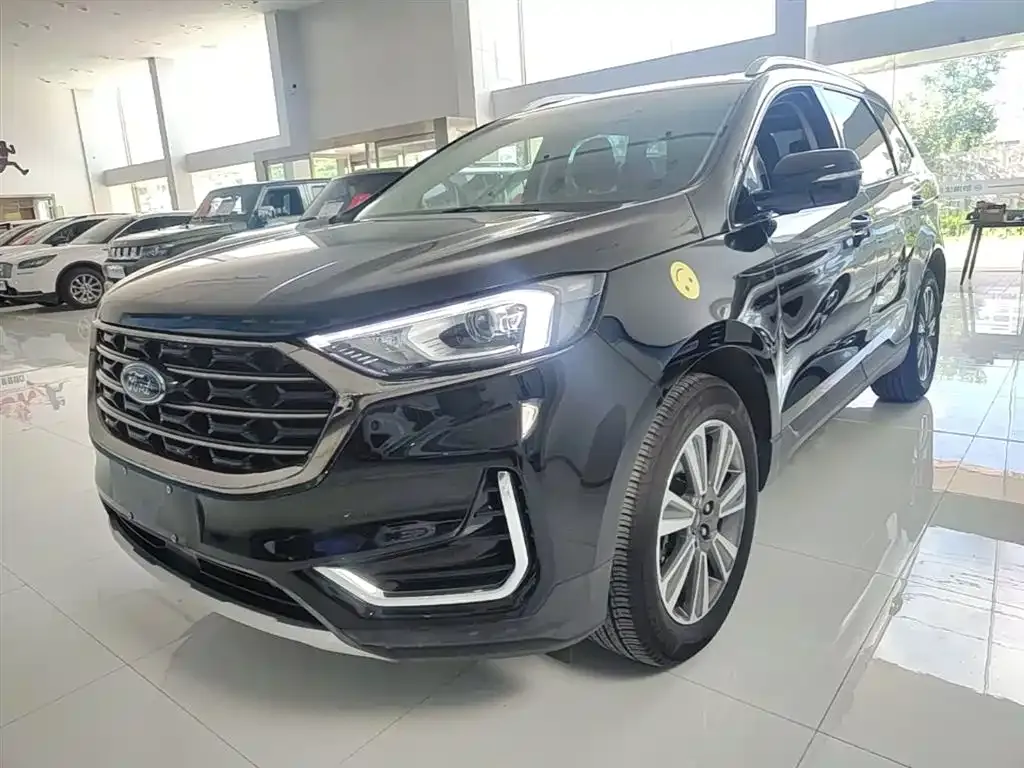 Ford Edge — фото 1