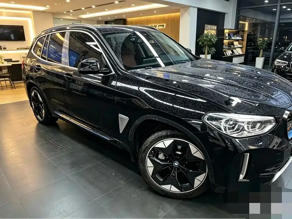 BMW iX3 — фото 4