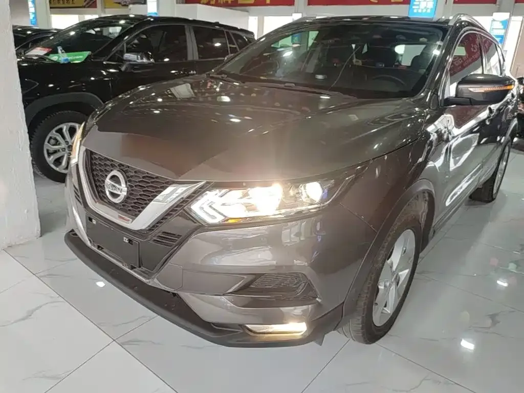 Nissan Qashqai — фото 1