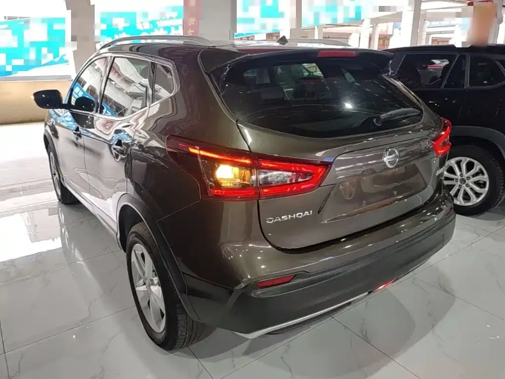 Nissan Qashqai — фото 10