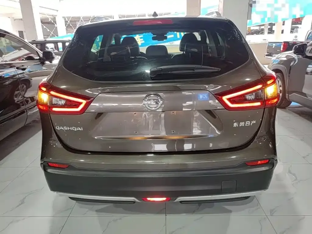 Nissan Qashqai — фото 9