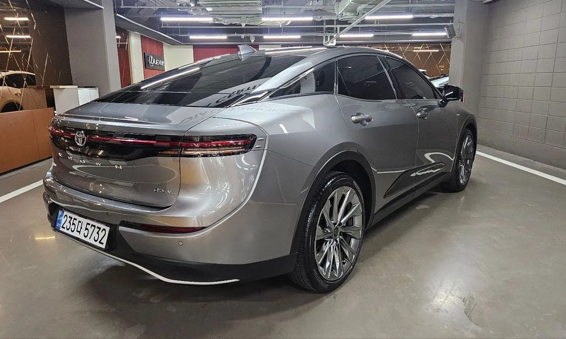 Toyota Crown — фото 10