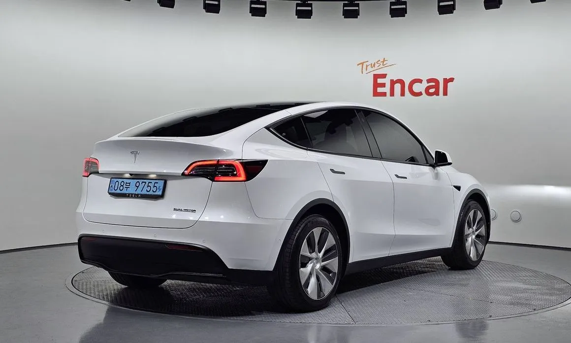 Tesla Model Y — фото 7