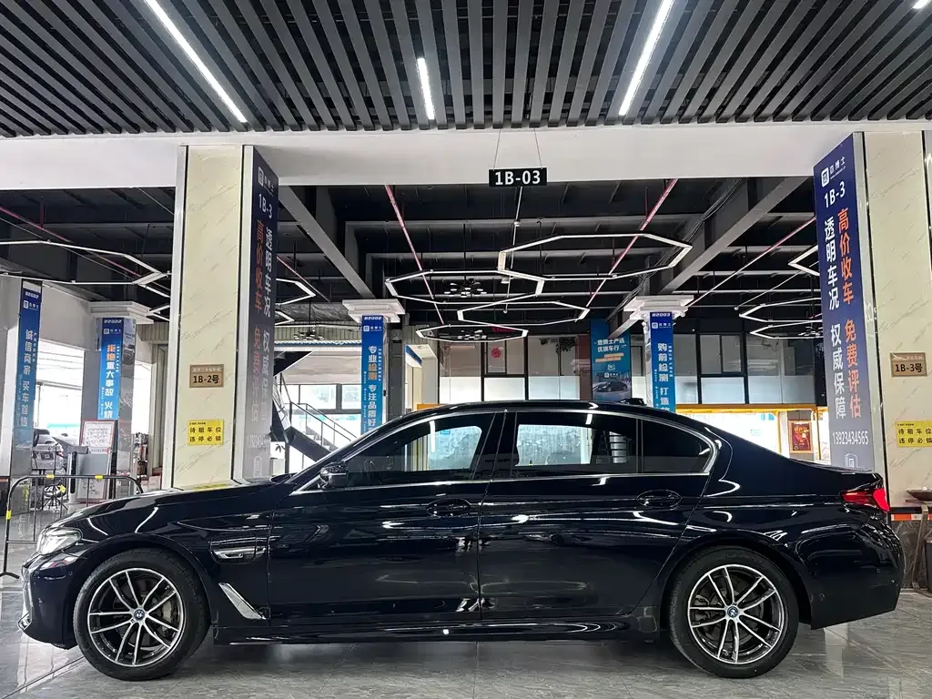 BMW 5 Series New Energy — фото 8