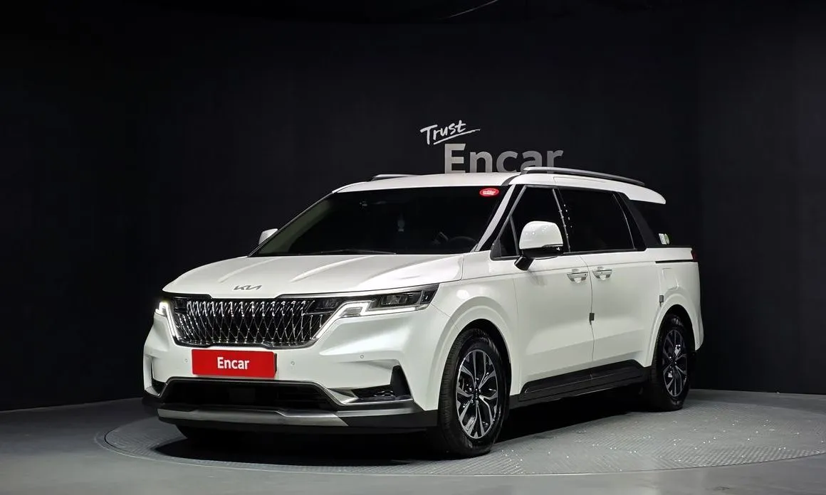 Kia Carnival — фото 1