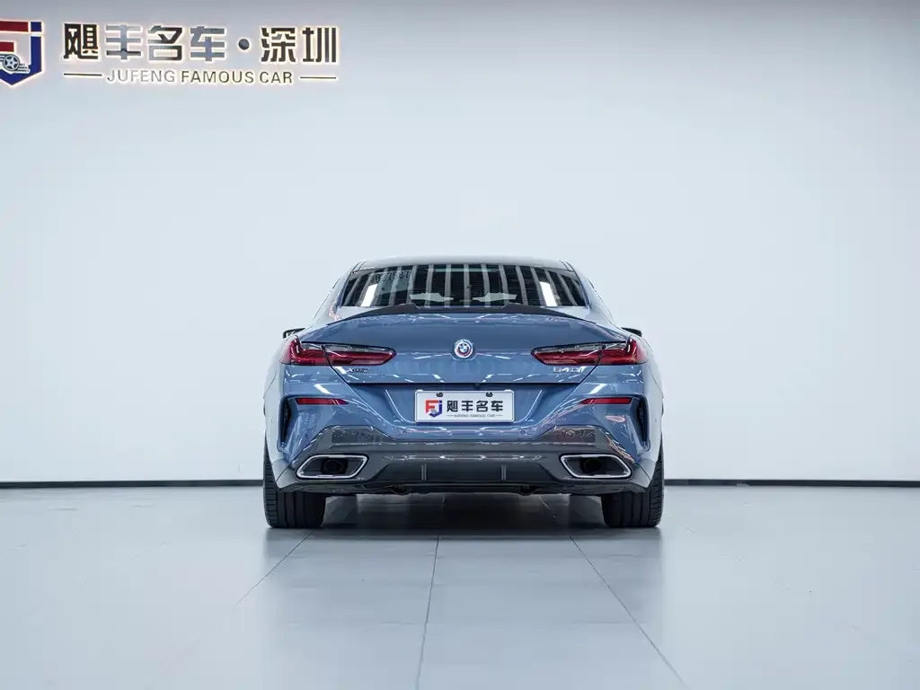 BMW 8 Series — фото 2