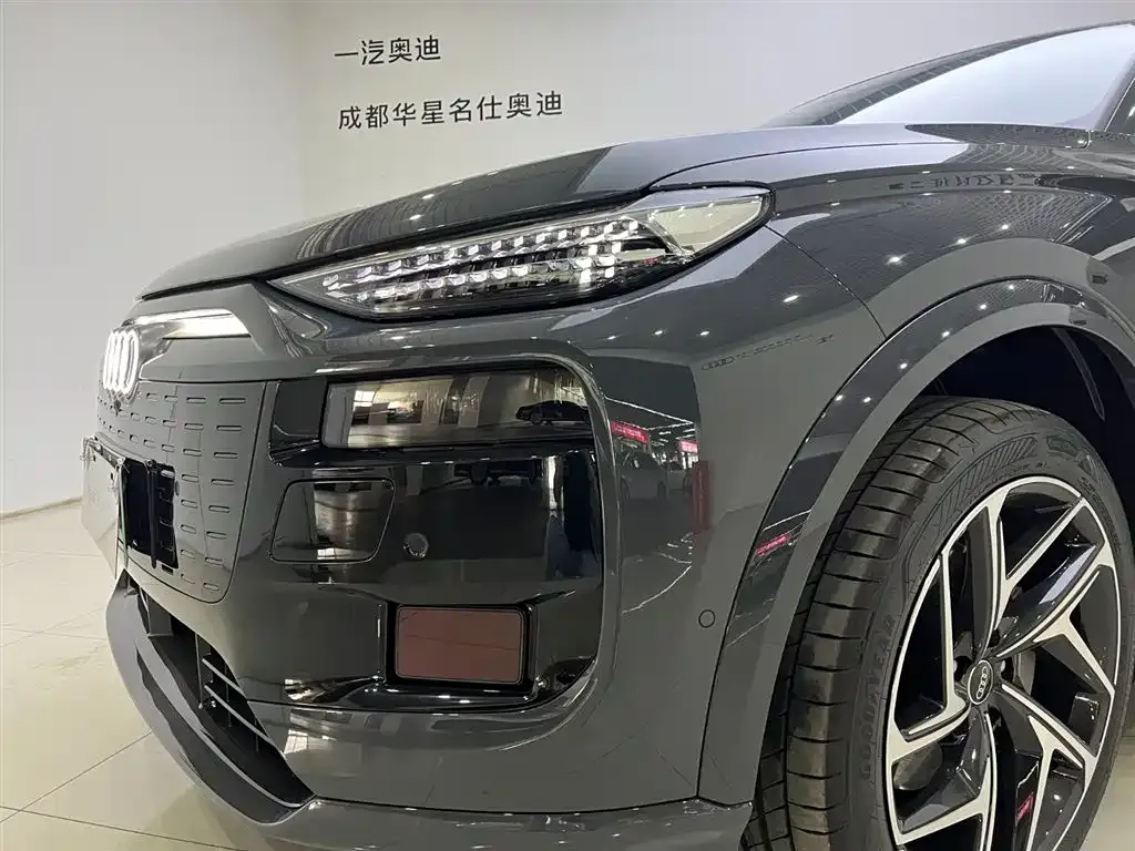 Audi Q6L e-tron — фото 7