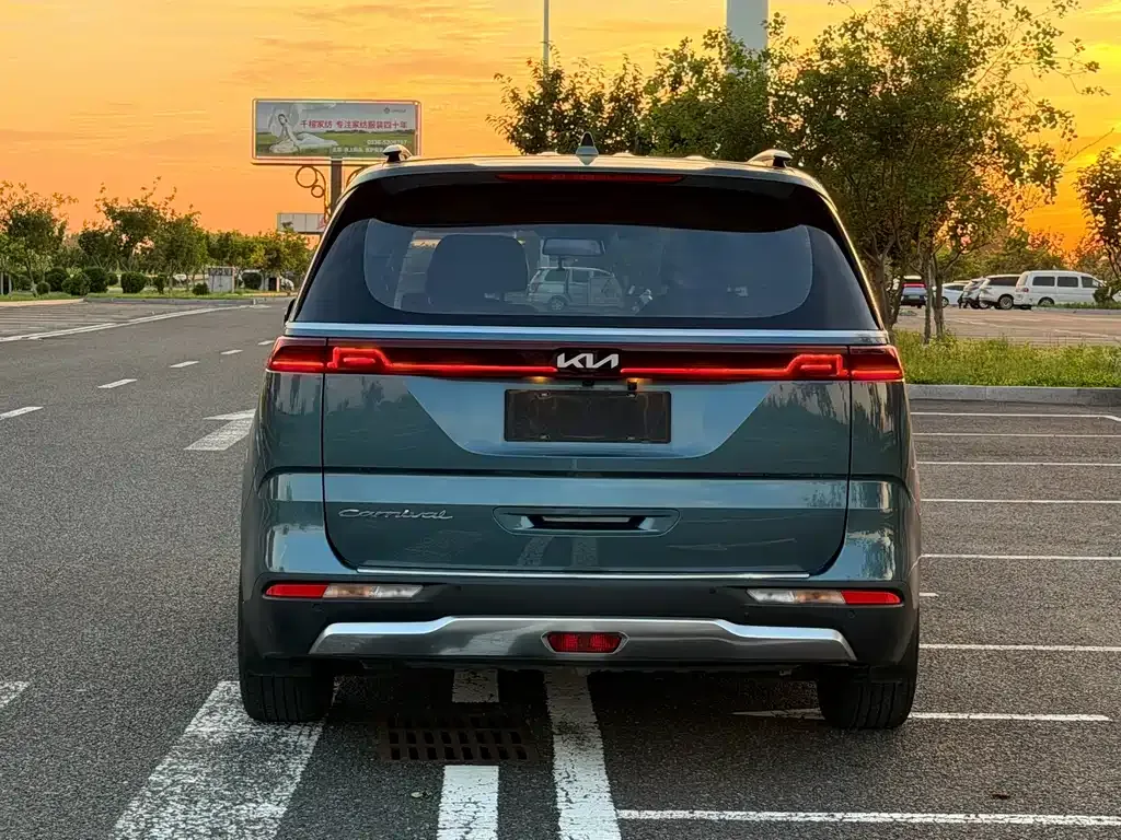 Kia Carnival — фото 2