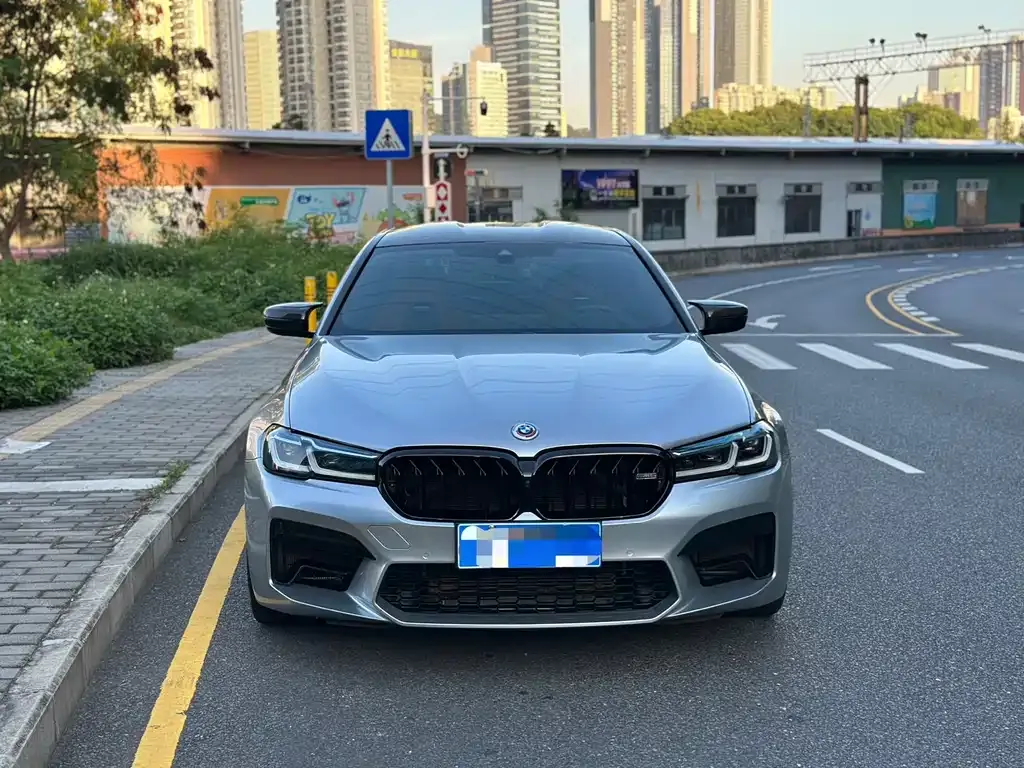 BMW M5 — фото 10