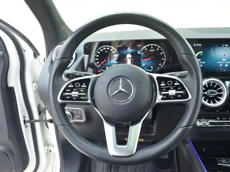 Mercedes-Benz GLA — фото 6
