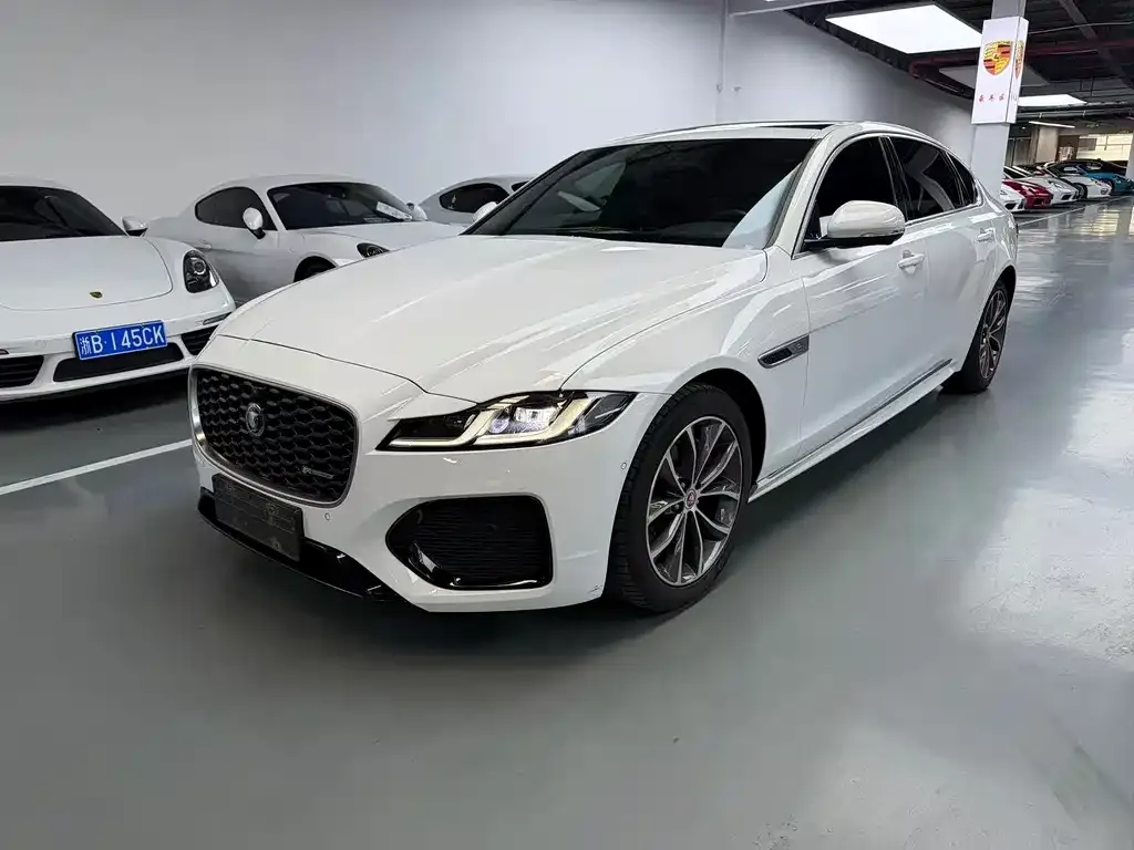 Jaguar XFL — фото 1