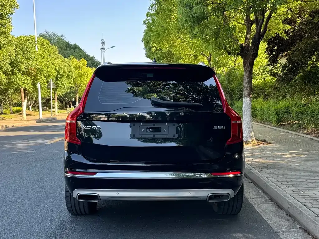 Volvo XC90 — фото 10