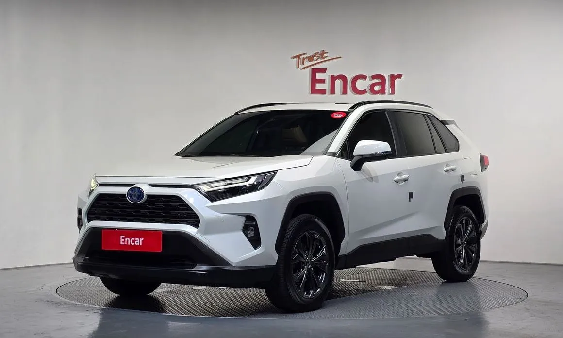 Toyota RAV4 — фото 1