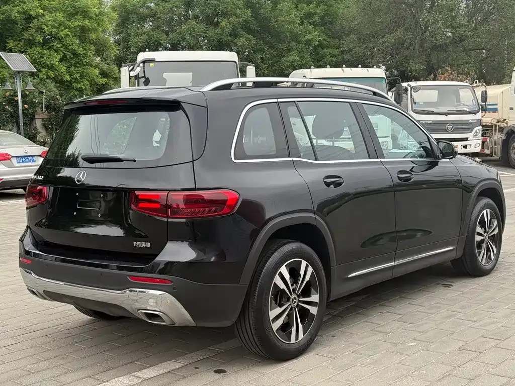 Mercedes-Benz GLB — фото 6