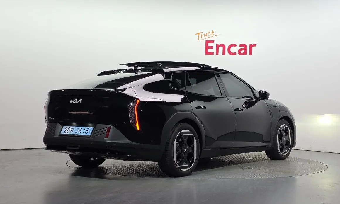 Kia EV4 — фото 4