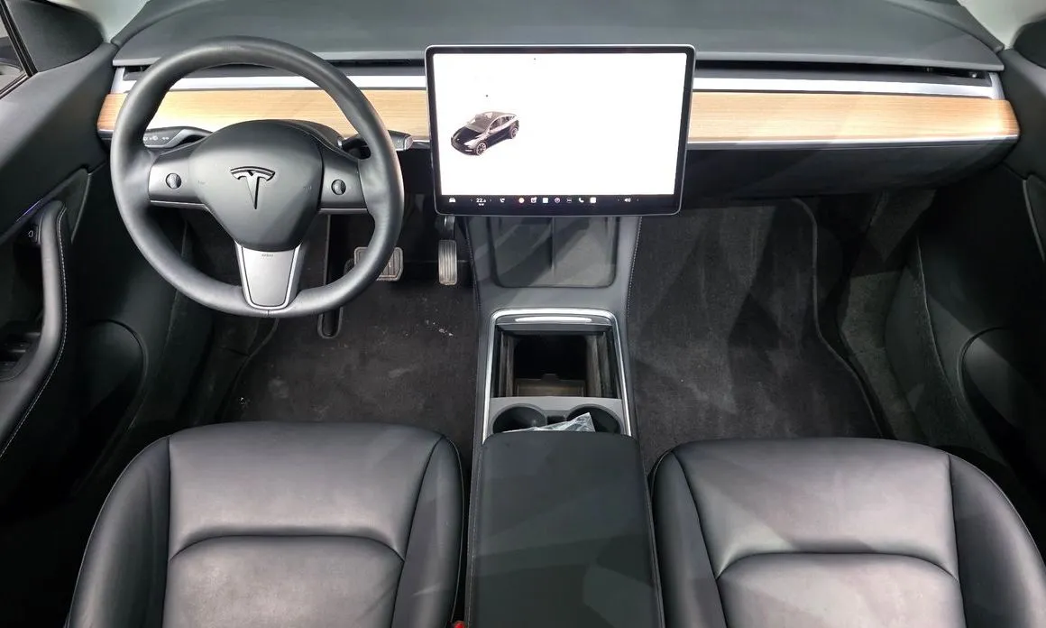 Tesla Model Y — фото 4