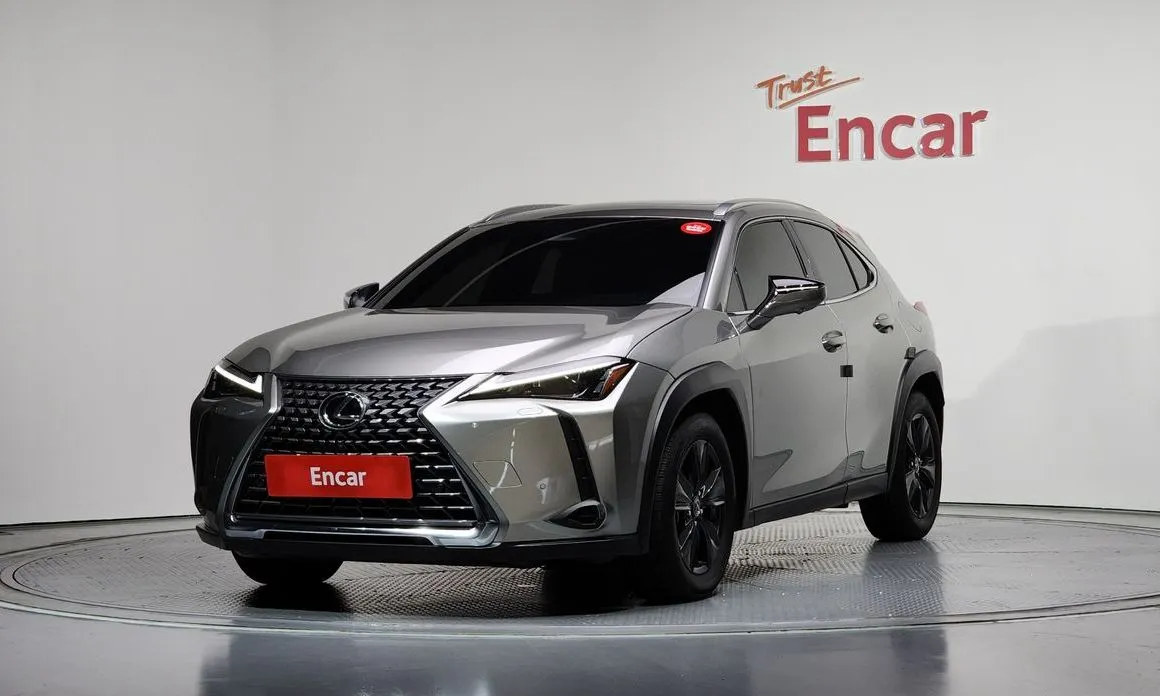 Lexus UX — фото 1