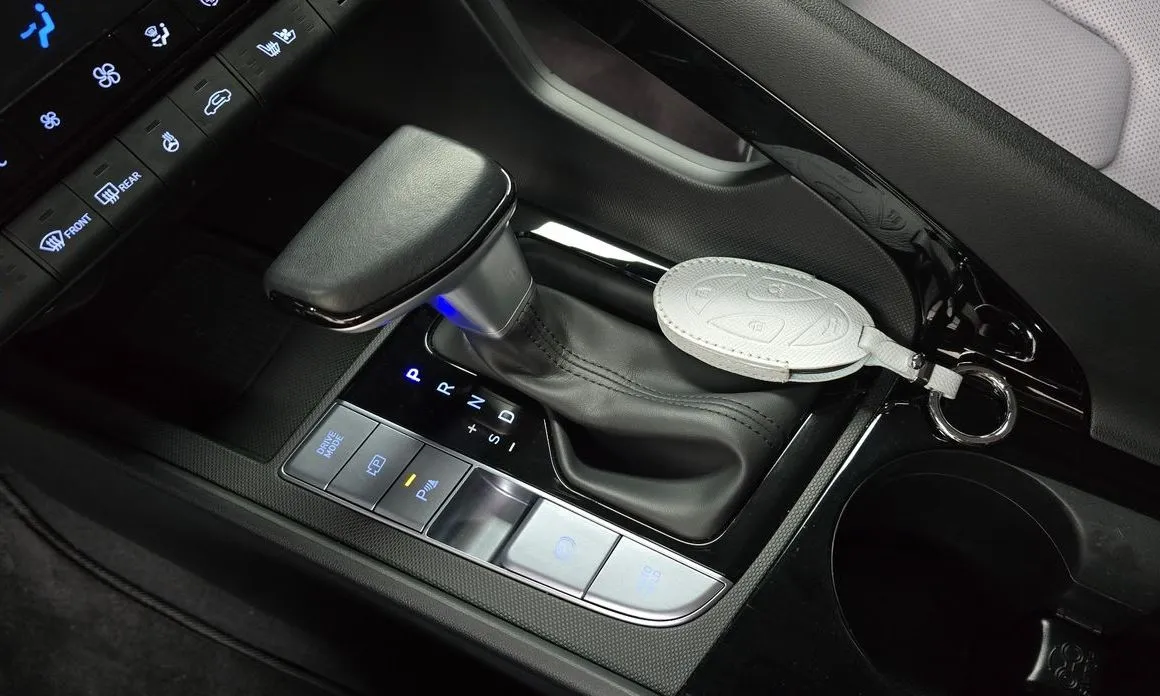 Hyundai AVANTE — фото 9