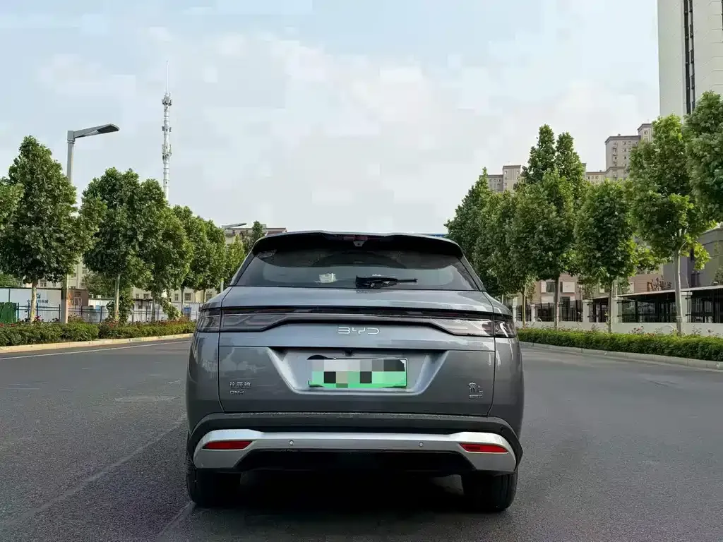 BYD L DM-i — фото 3