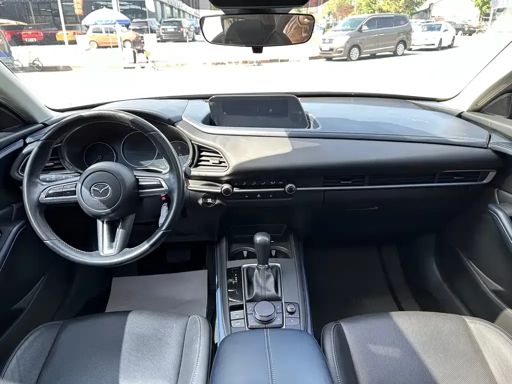 Mazda CX-30 — фото 8