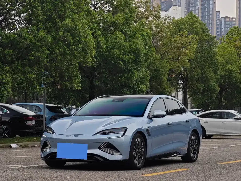BYD Seal — фото 1