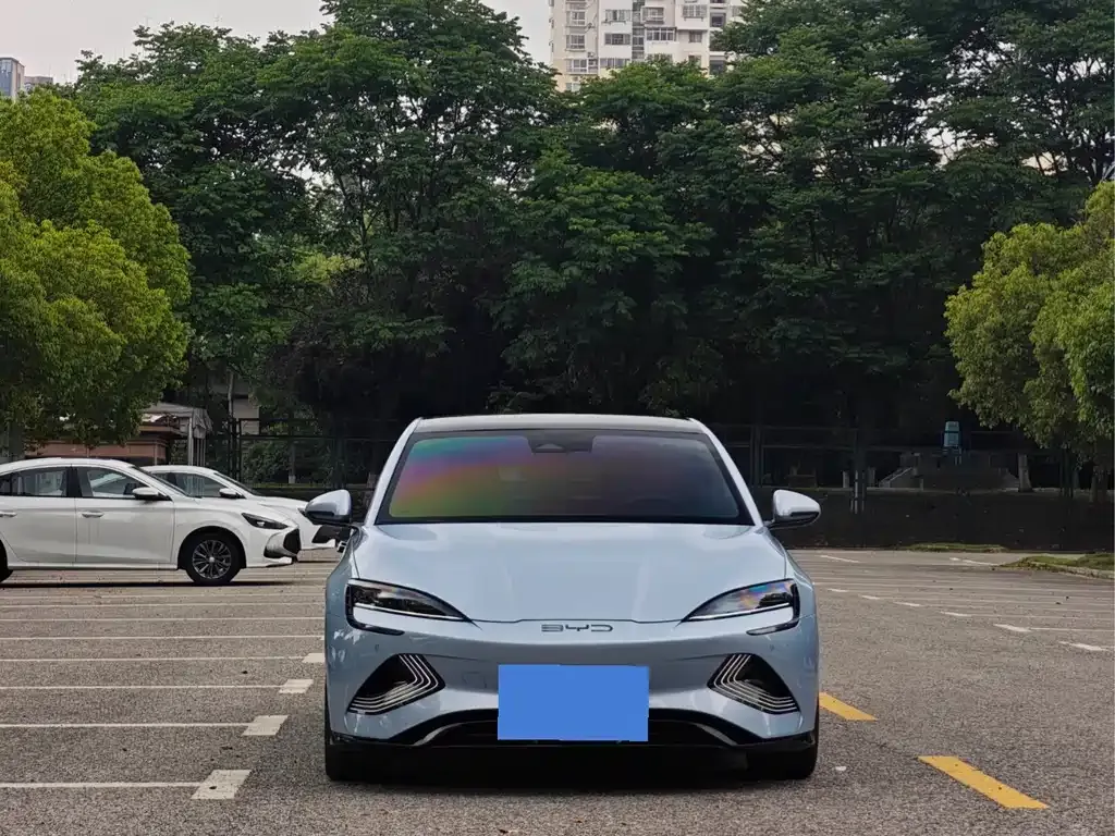 BYD Seal — фото 8