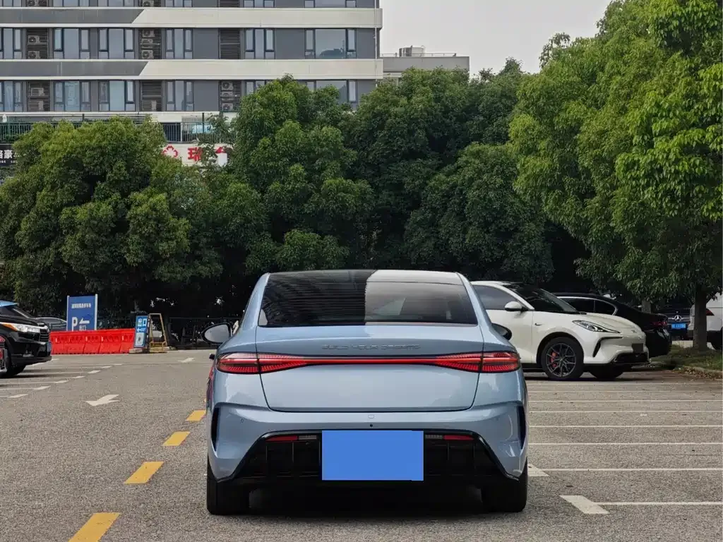 BYD Seal — фото 9