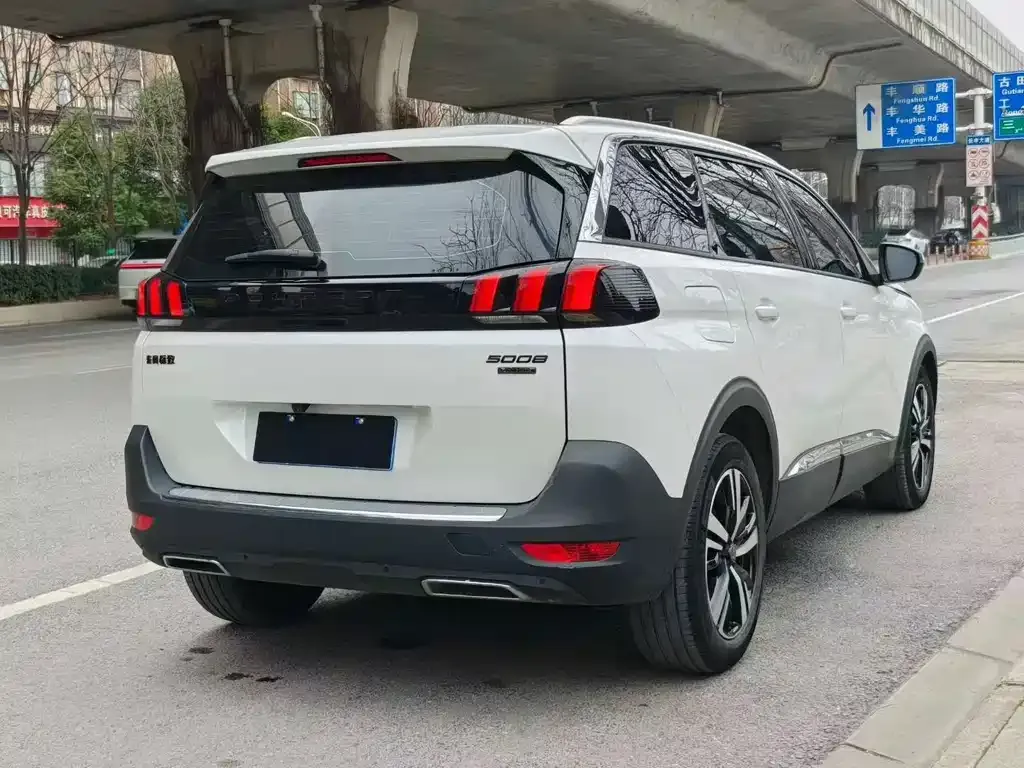Peugeot 5008 — фото 3