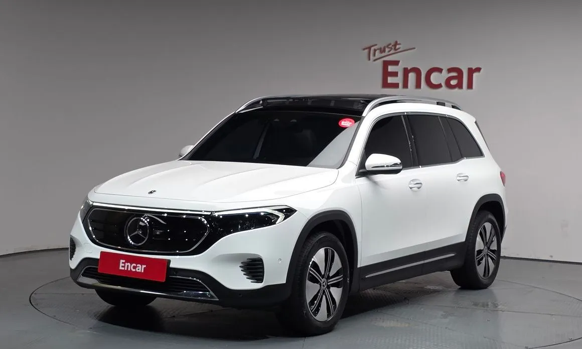 Mercedes-Benz EQB — фото 1