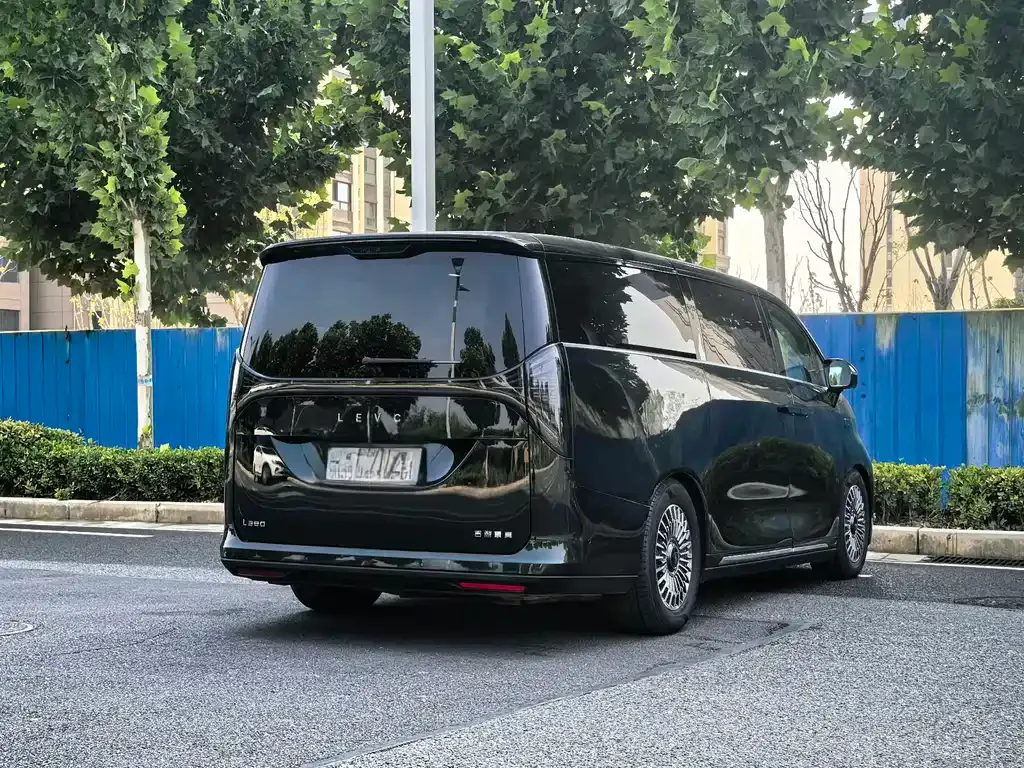 Geely Yizhen L380 — фото 10