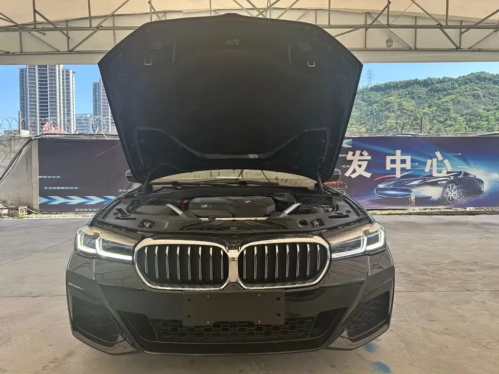 BMW 5 Series — фото 10