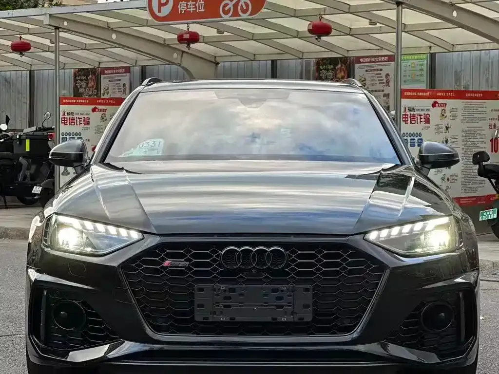 Audi RS 4 — фото 8