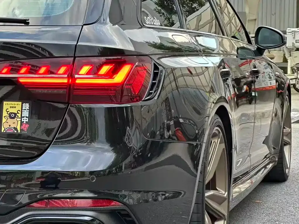Audi RS 4 — фото 9