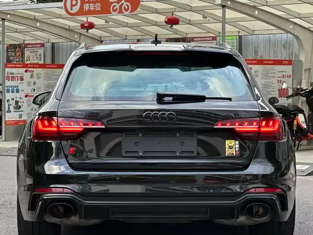 Audi RS 4 — фото 3