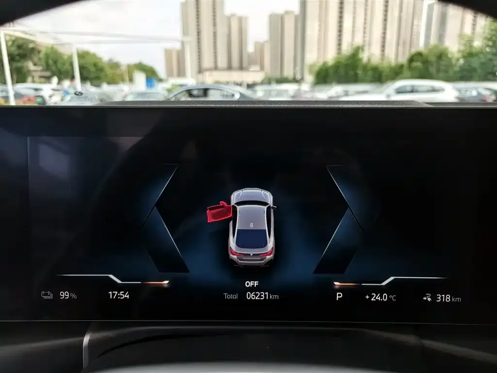 BMW i4 — фото 2