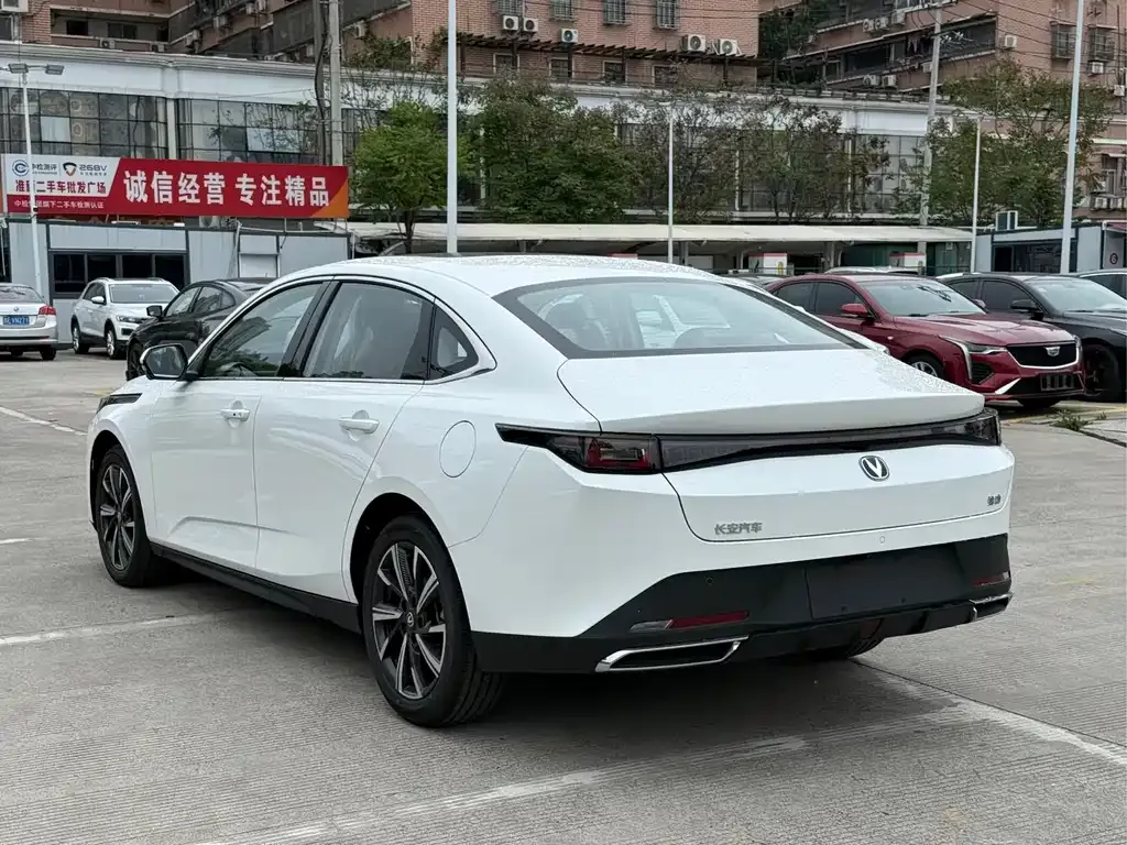 Changan Eado — фото 7