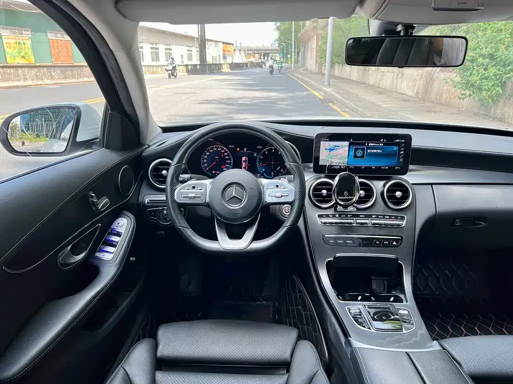 Mercedes-Benz C-Class — фото 10