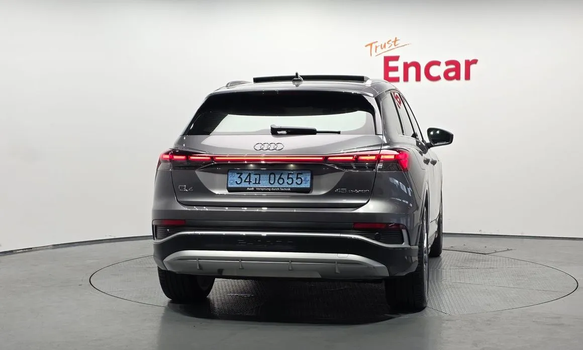 Audi Q4 e-tron — фото 2
