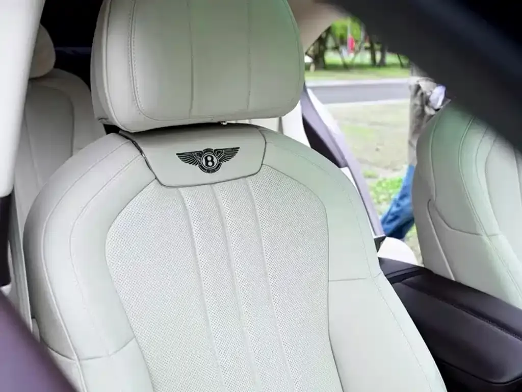 Bentley Flying Spur PHEV — фото 5