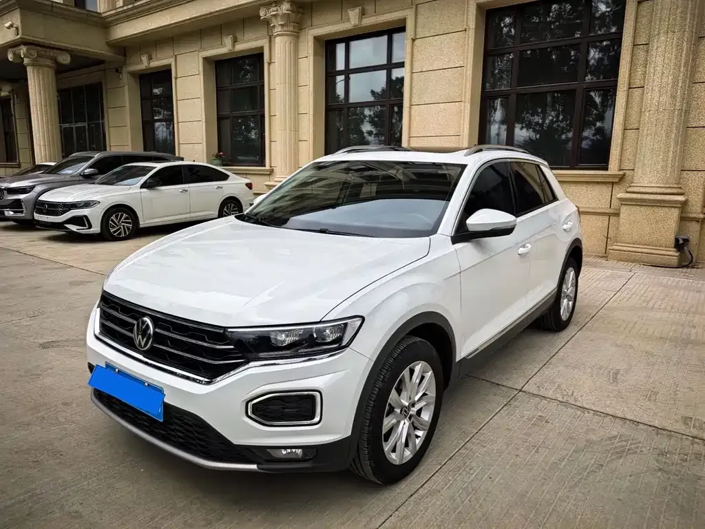 Volkswagen T-Roc — фото 1