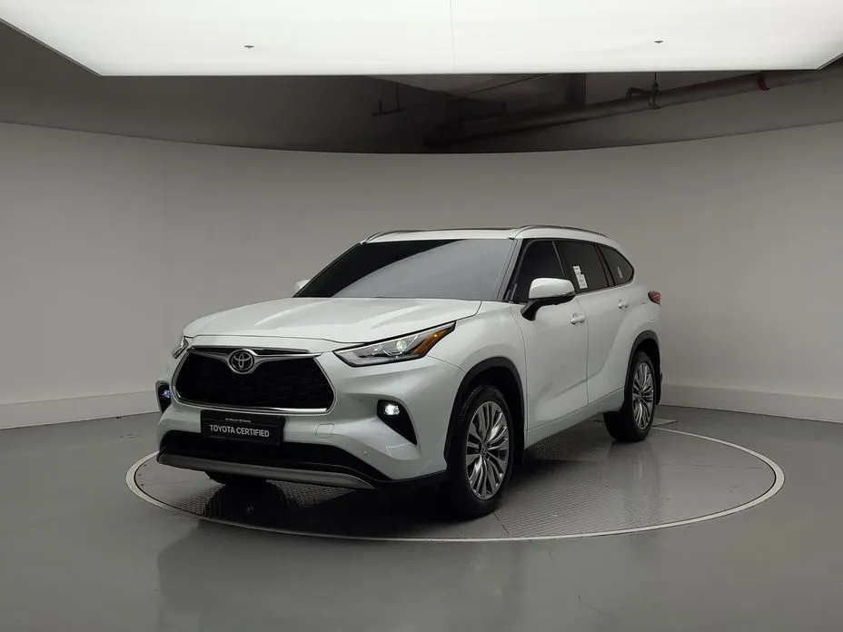 Toyota Highlander — фото 1