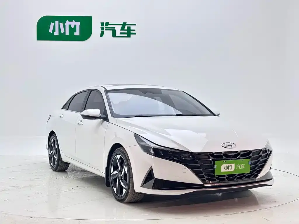 Hyundai Elantra — фото 10