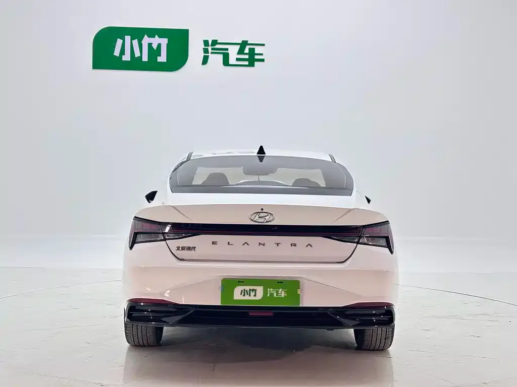 Hyundai Elantra — фото 2