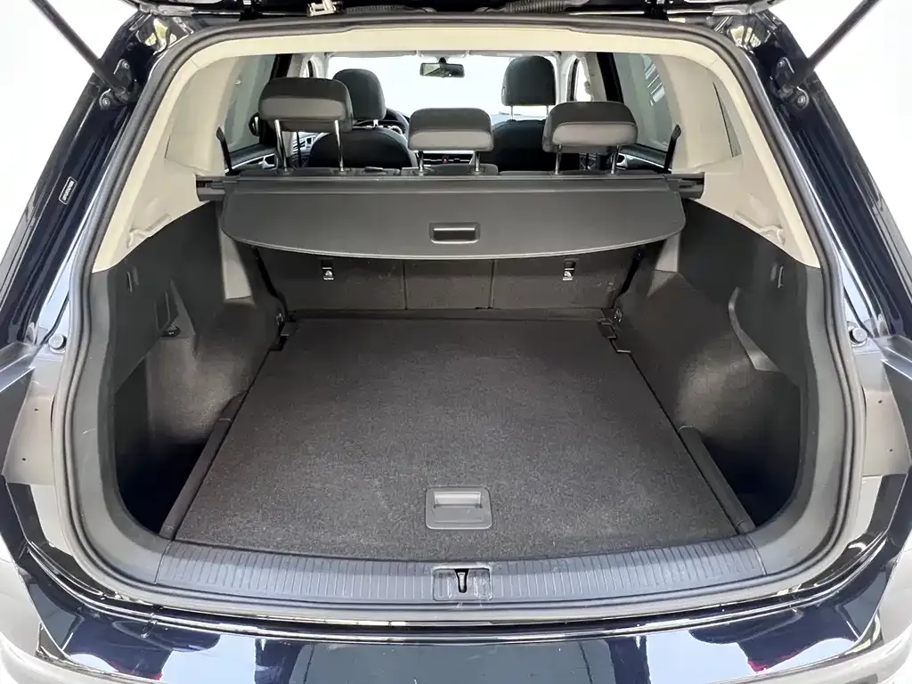 Volkswagen Tiguan L — фото 5