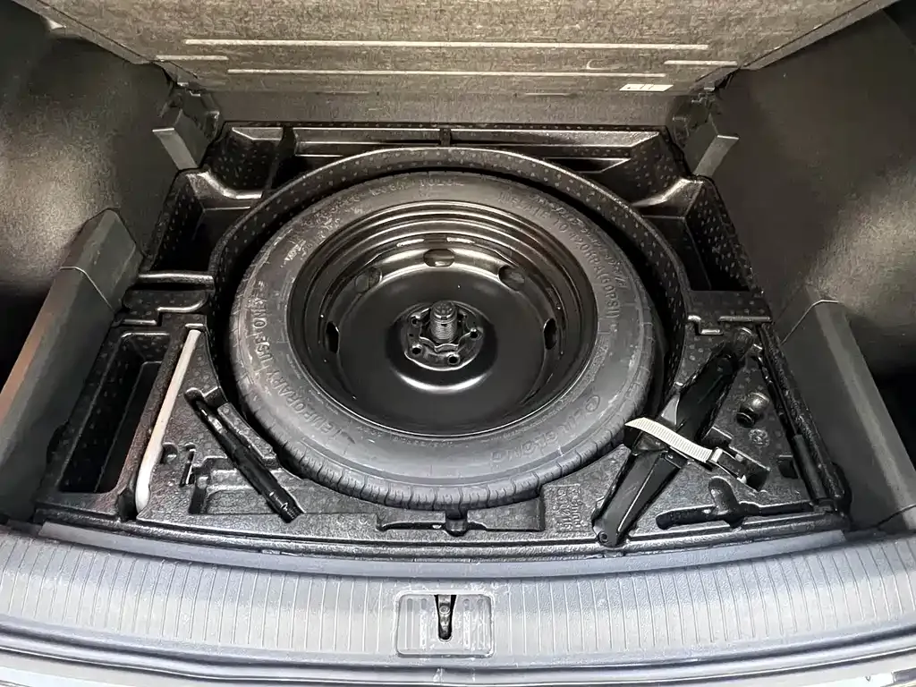 Volkswagen Tiguan L — фото 9