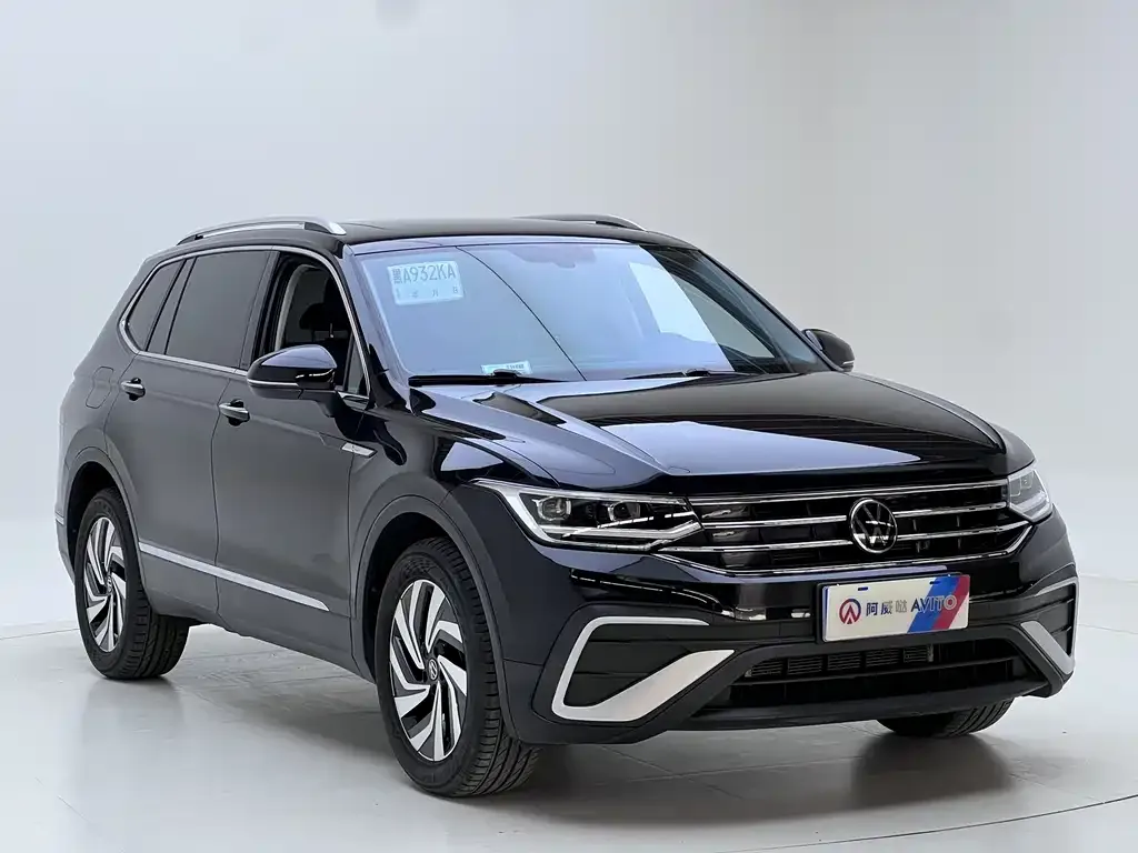 Volkswagen Tiguan L — фото 3