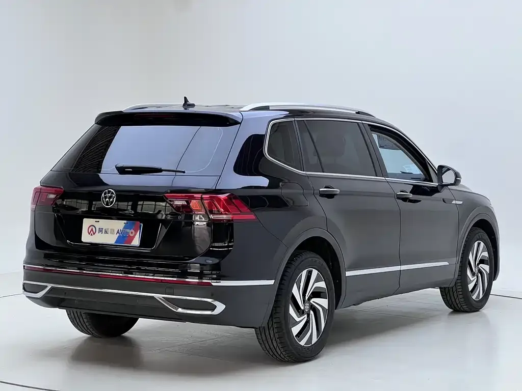 Volkswagen Tiguan L — фото 6