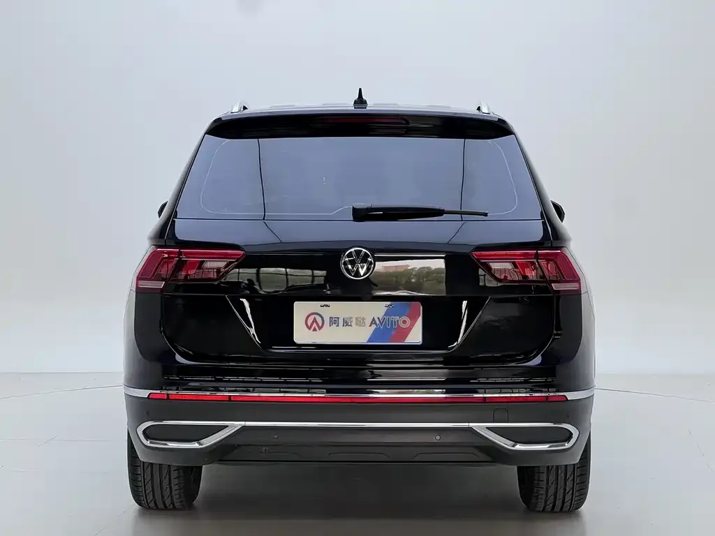 Volkswagen Tiguan L — фото 2
